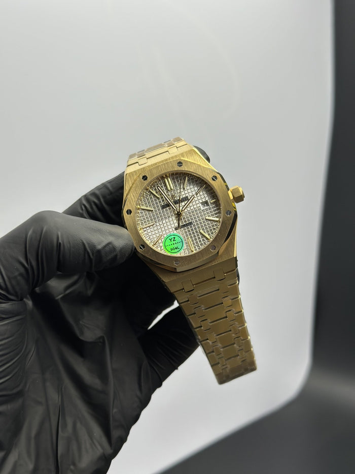 AP Royal Oak Automatic 41mm Stainless Steel Gold Bracelet White Textured Dial