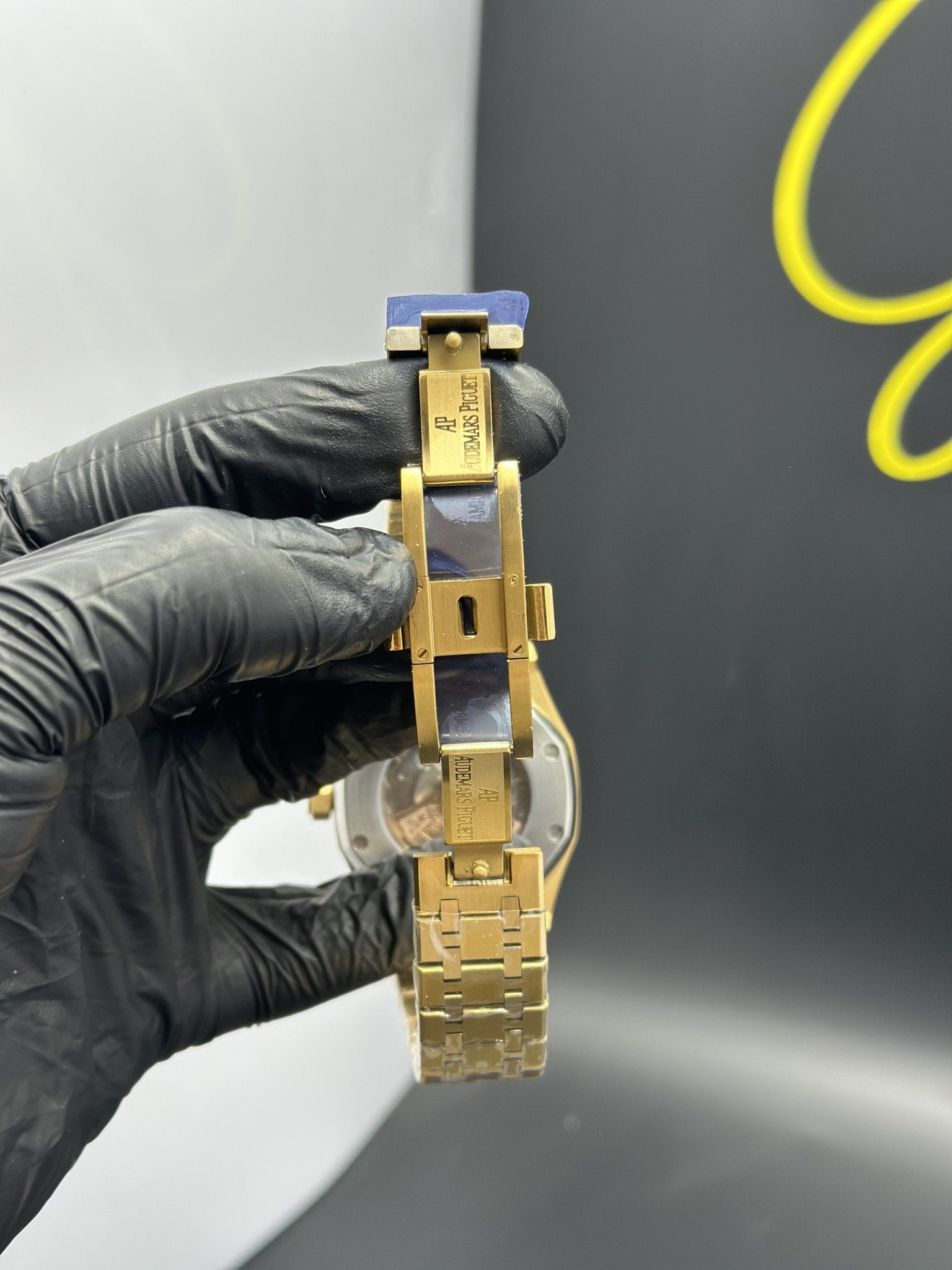 Audemars Piguet Royal Oak Automatic 41mm Stainless Steel Gold Bracelet White Textured Dial – men’s watch