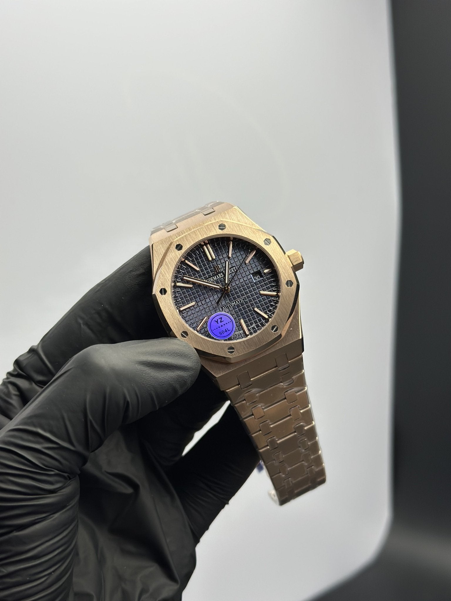 Audemars Piguet Royal Oak Automatic 41mm Stainless Steel Rosegold Bracelet Navy Blue Textured Dial – men’s watch