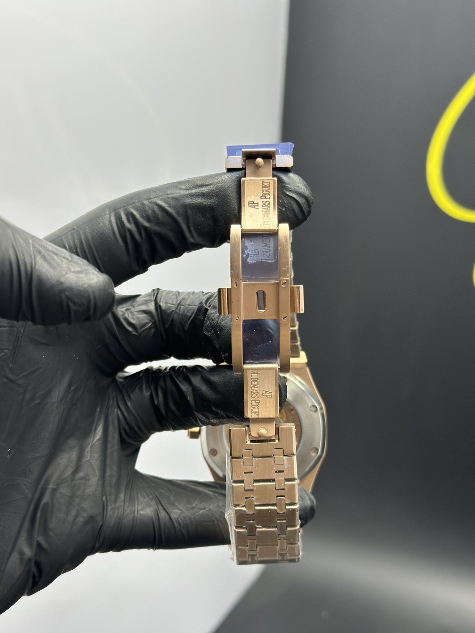 Audemars Piguet Royal Oak Automatic 41mm Stainless Steel Rosegold Bracelet Navy Blue Textured Dial – men’s watch