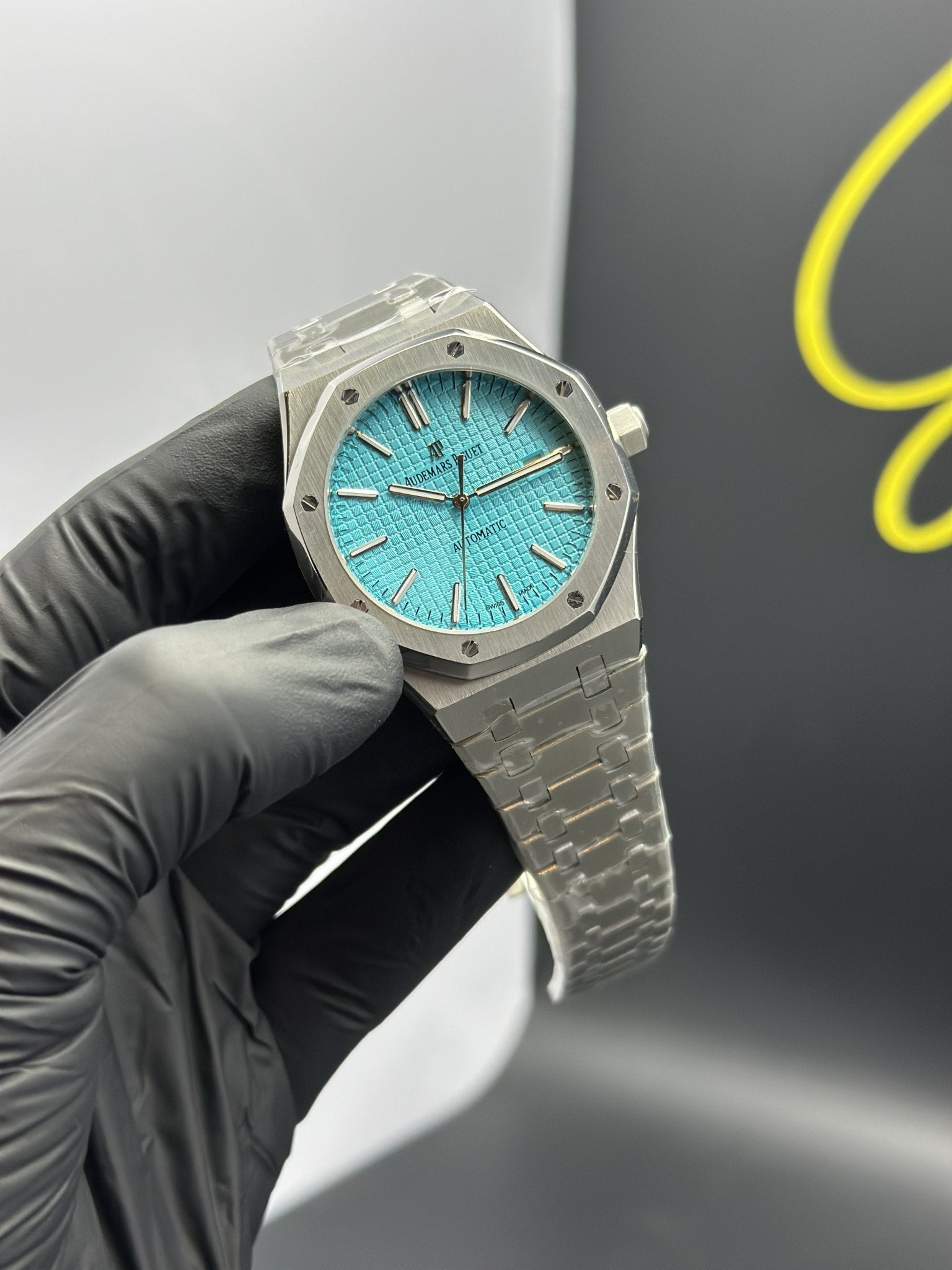 Audemars Piguet Royal Oak Automatic 41mm Stainless Steel Silver Bracelet Tiffany Textured Dial – men’s watch