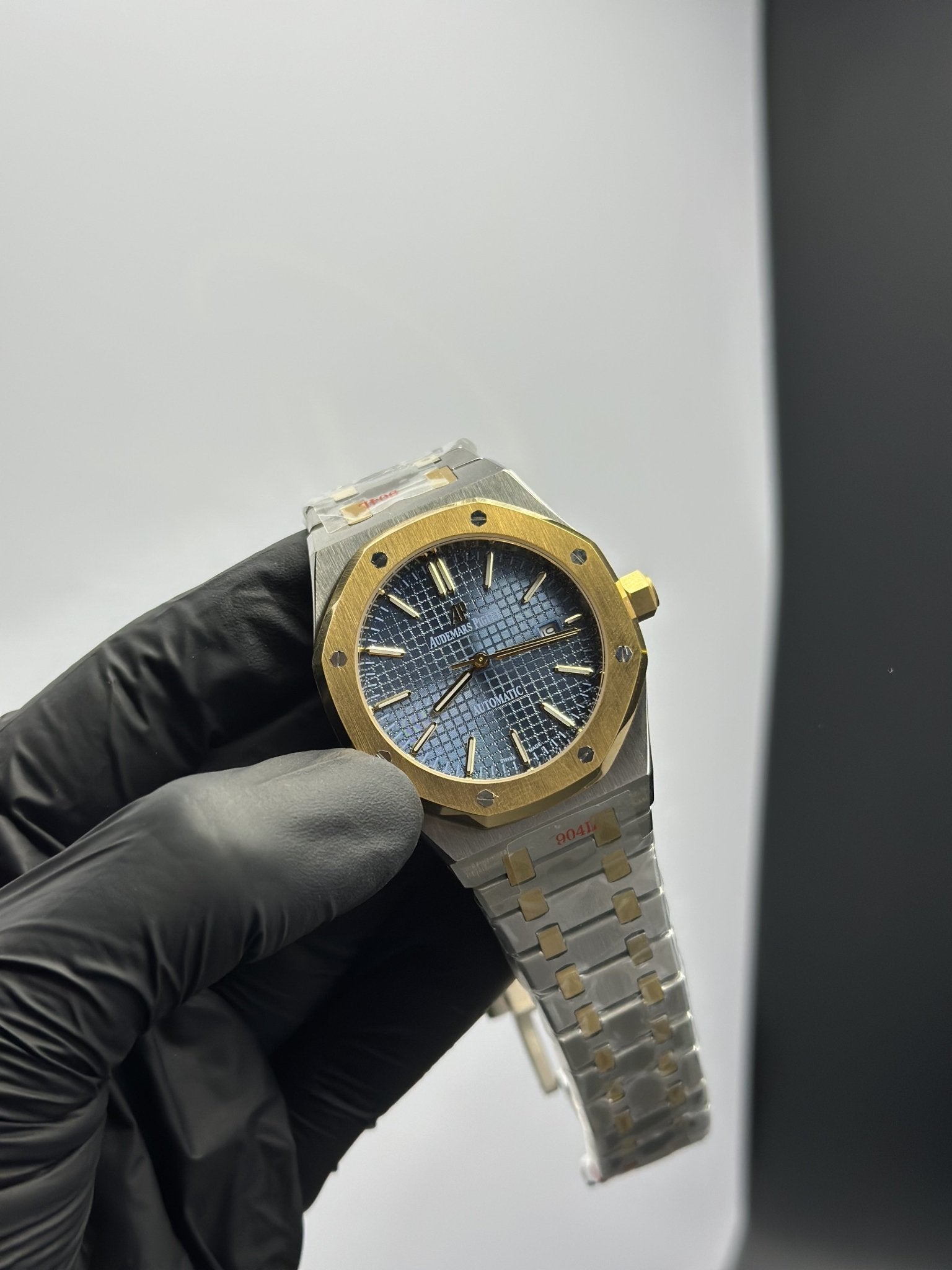 Audemars Piguet Royal Oak Automatic 41mm Stainless Steel Silver Gold 2 Tone Bracelet Blue Textured Dial – men’s watch