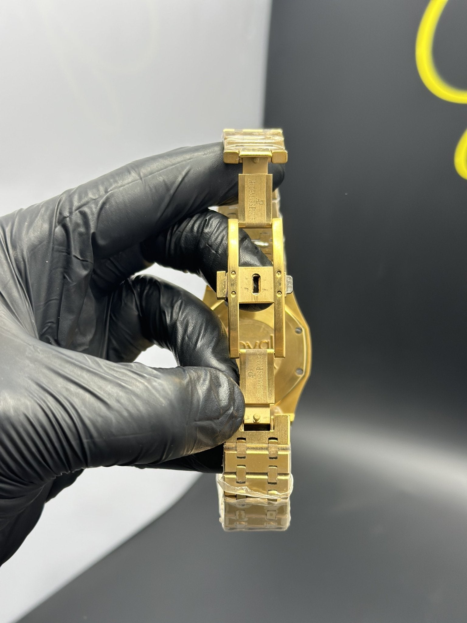 Audemars Piguet Royal Oak Chronograph 41mm Stainless Steel Gold Bracelet Beige Dial – men’s watch