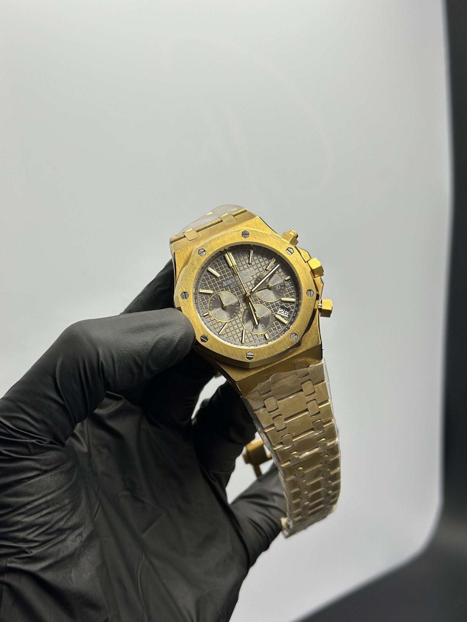 Audemars Piguet Royal Oak Chronograph 41mm Stainless Steel Gold Bracelet Beige Dial – men’s watch