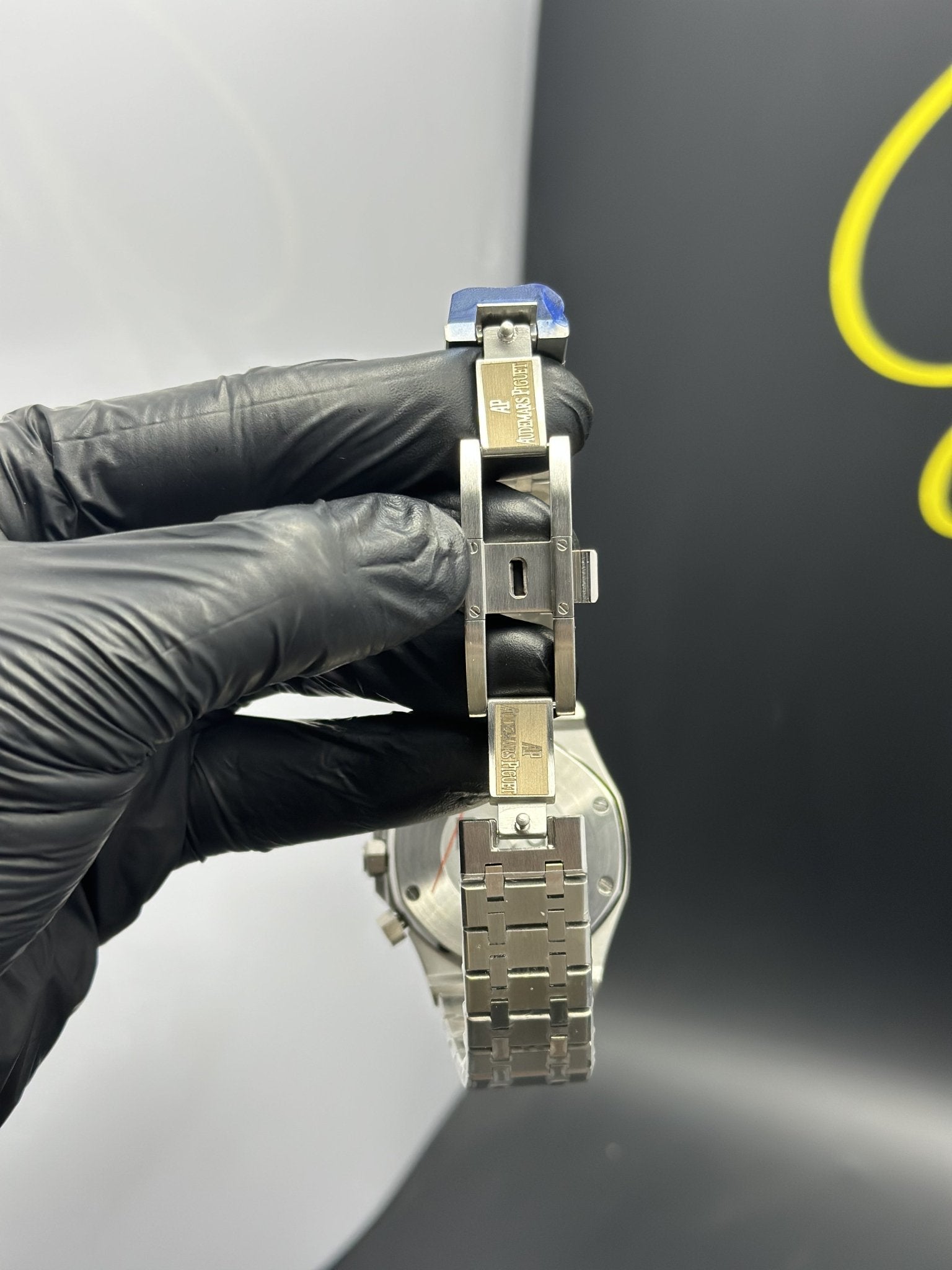 Audemars Piguet Royal Oak Chronograph 41mm Stainless Steel Silver Bracelet White Black Dial – men’s watch