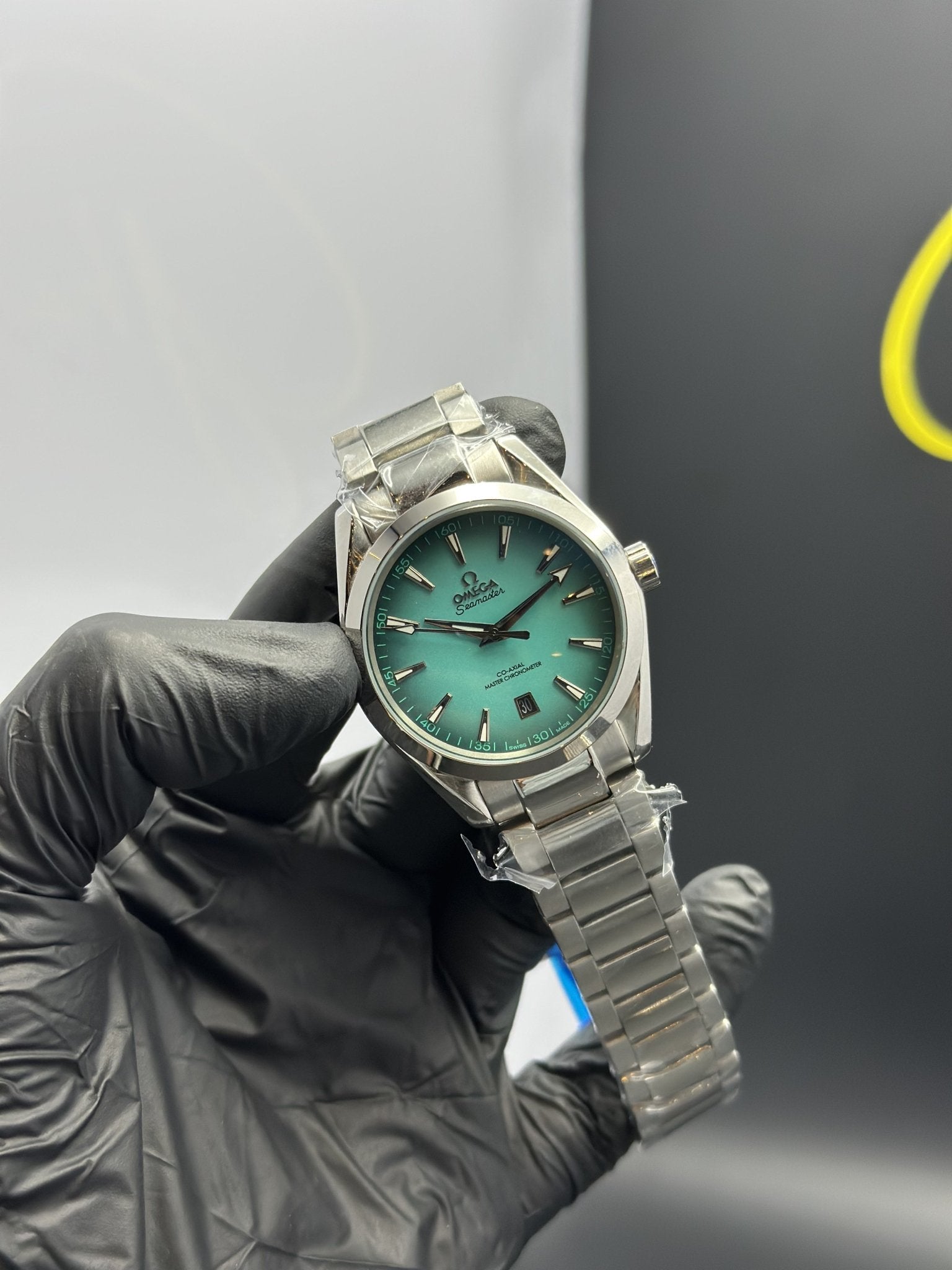 Omega Bracelet Seamaster (Automatic) Silver Bracelet Lacquered Gradient Turquoise Dial – men’s watch