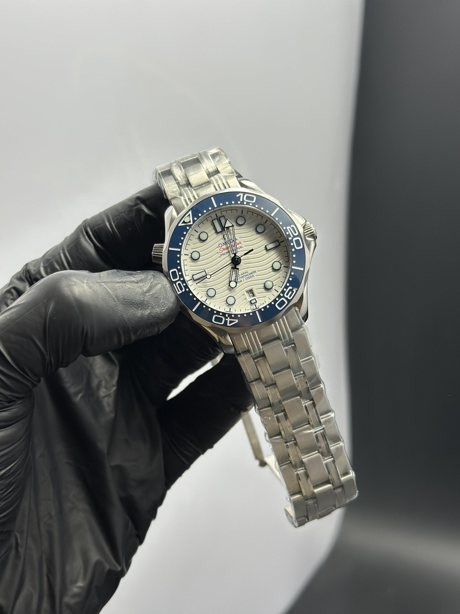 Omega Bracelet Seamaster (Automatic) Silver Bracelet White Dial Blue Bezel – men’s watch