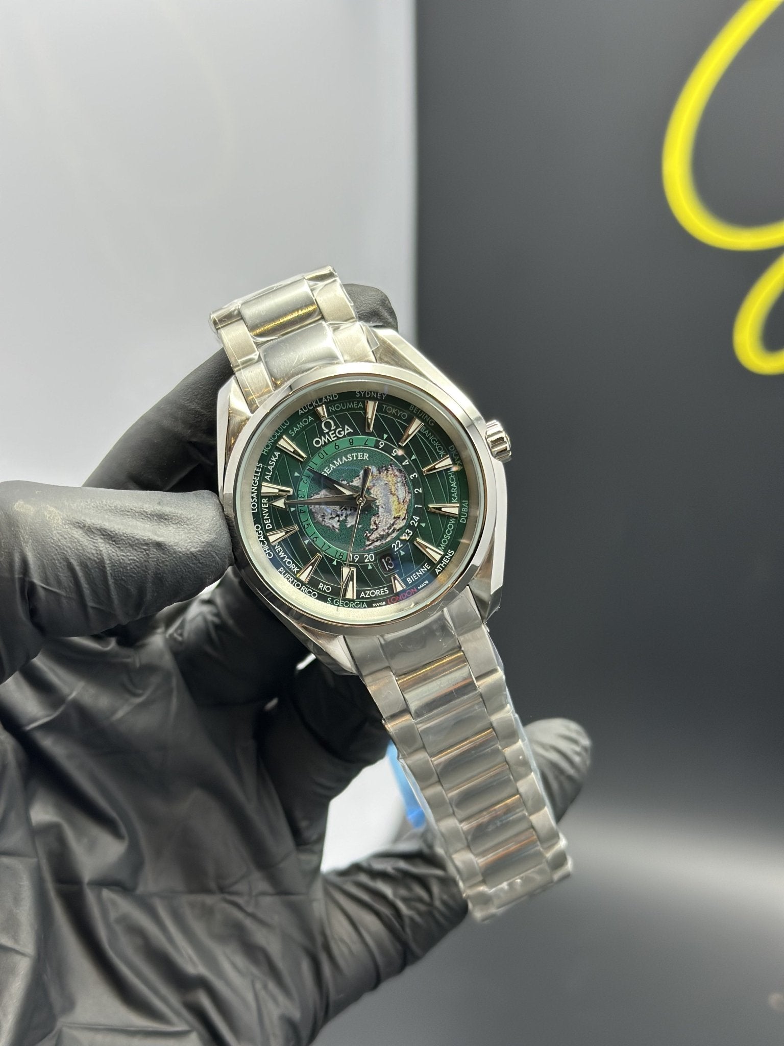 Omega Bracelet Seamaster (Automatic) Silver Bracelet World Timer Green Dial – men’s watch