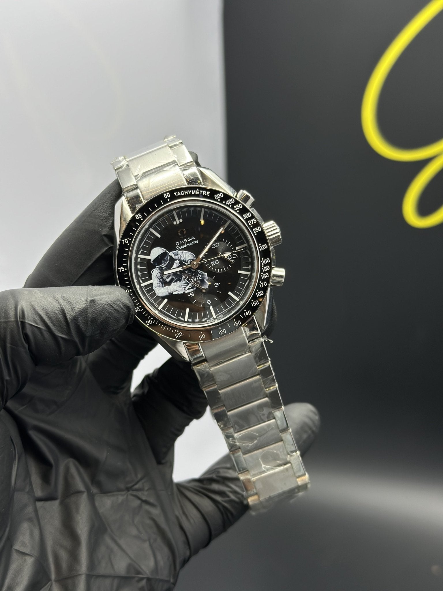 Omega Bracelet Speedmaster (Chronograph Quartz) Silver Bracelet Black 2 Chronographs Dial – men’s watch