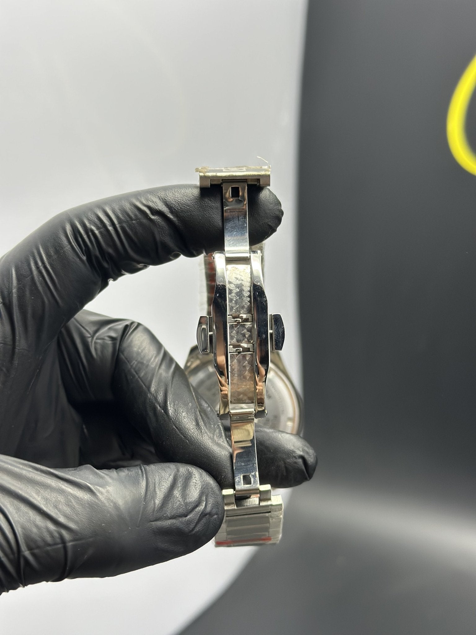 Omega Bracelet Speedmaster (Chronograph Quartz) Silver Bracelet Black Textured Dial – men’s watch