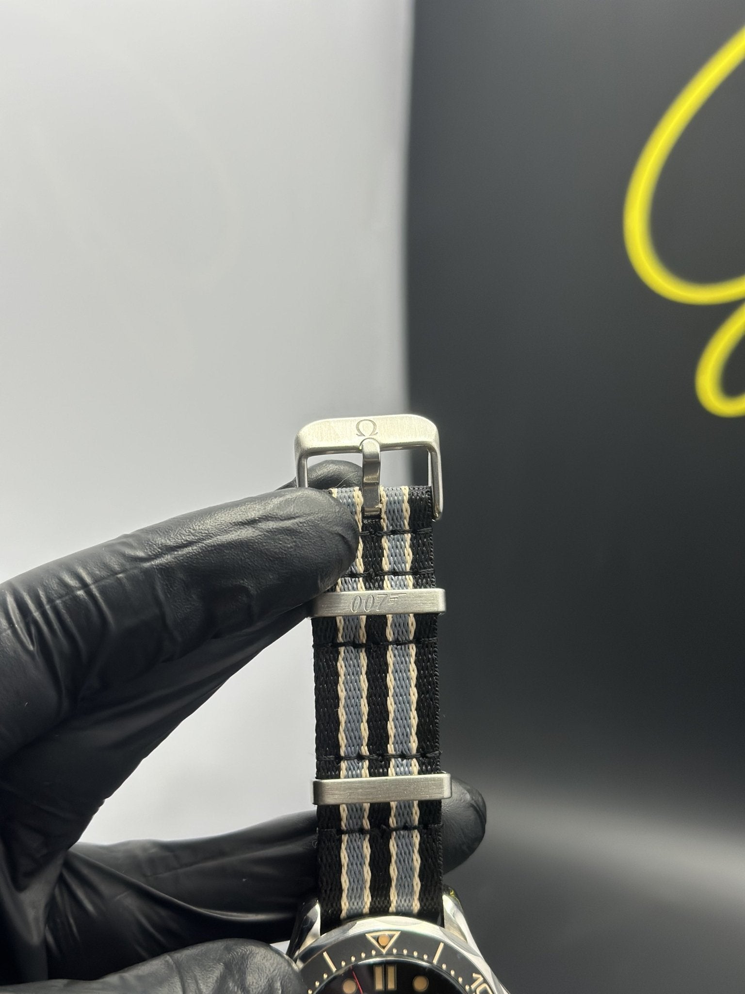 Omega Strap Seamaster (Automatic) 007 Black Beige Nato Strap Black Beige Dial Black Beige Bezel – men’s watch