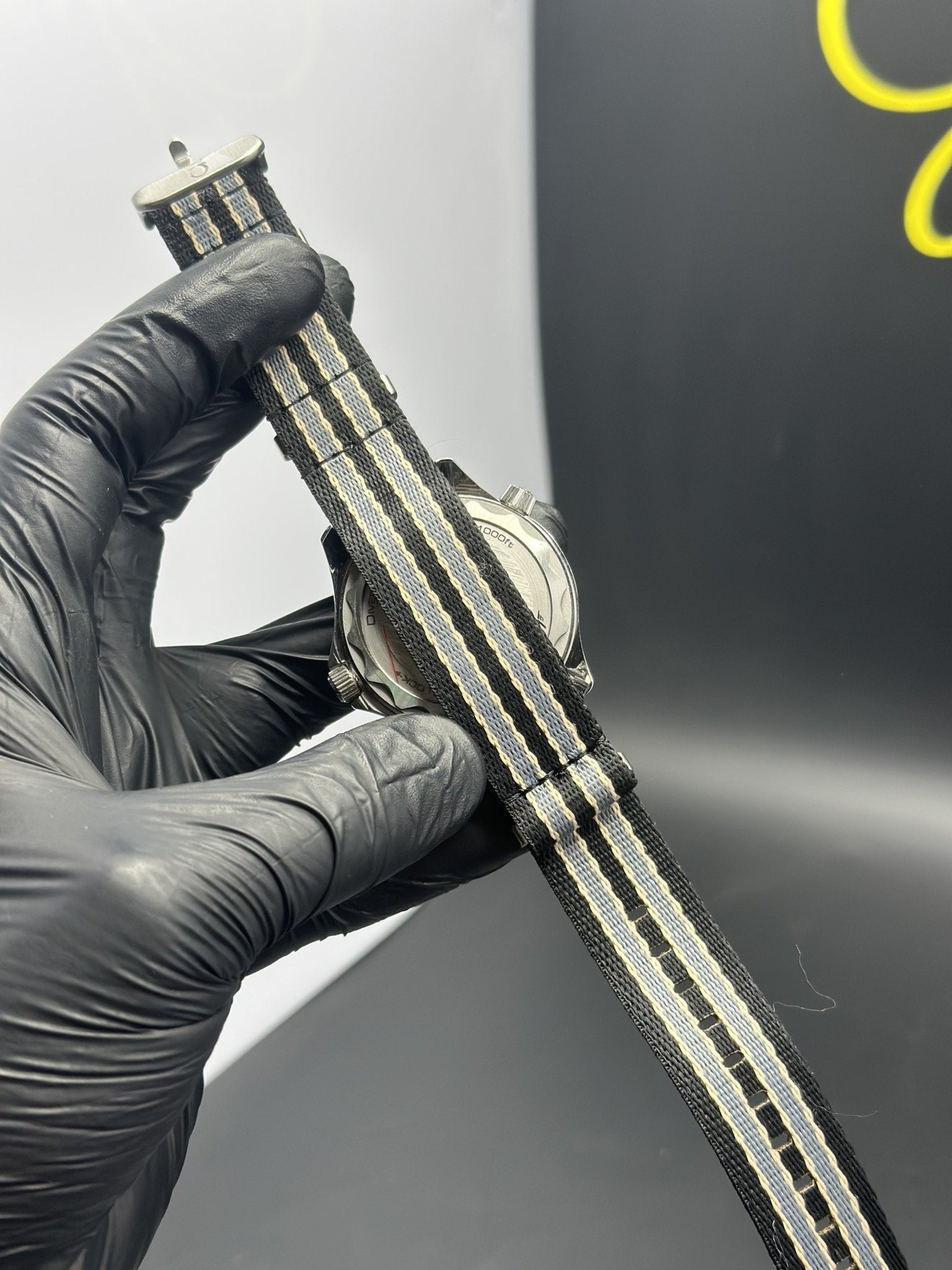 Omega Strap Seamaster (Automatic) 007 Black Beige Nato Strap Black Beige Dial Black Beige Bezel – men’s watch