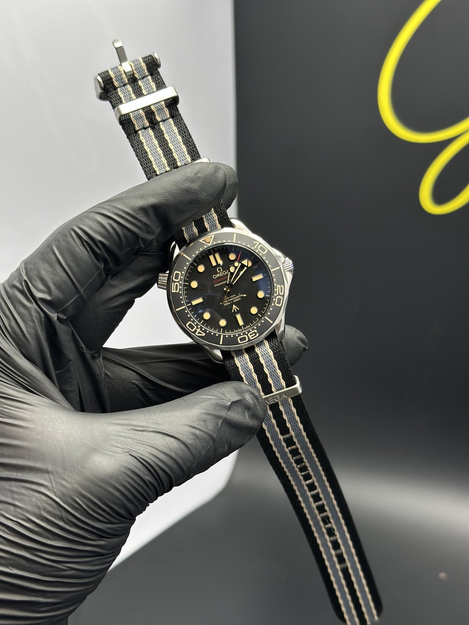 Omega Strap Seamaster (Automatic) 007 Black Beige Nato Strap Black Beige Dial Black Beige Bezel – men’s watch