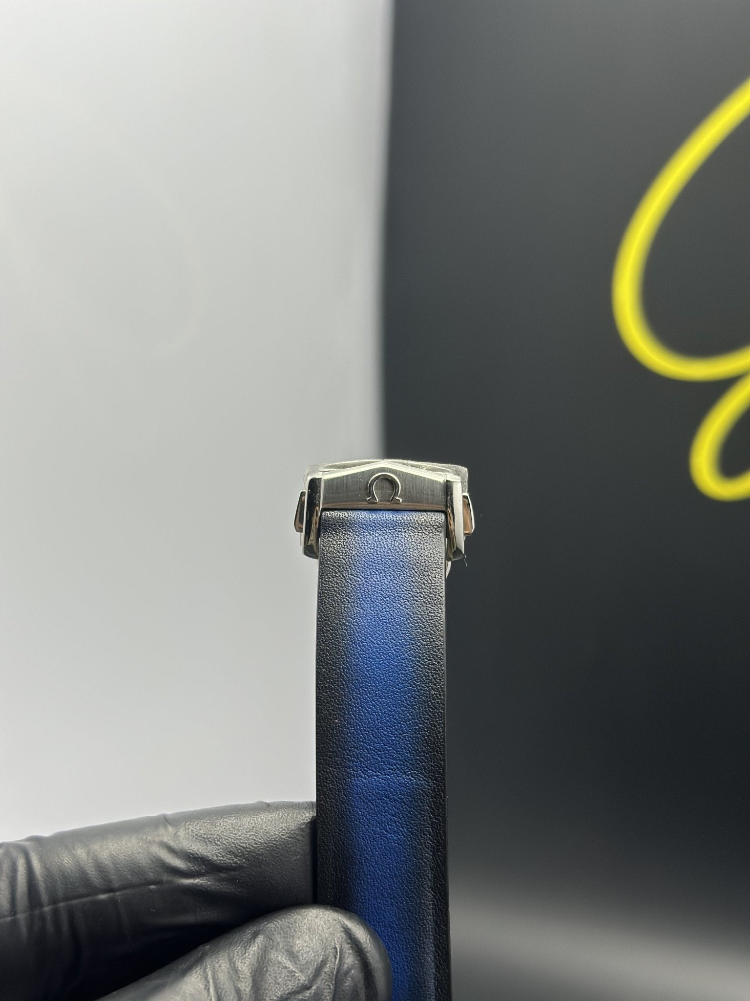 Omega Strap Speedmaster (Chronograph Quartz) Blue Strap Blue Dial Silver Bezel – men’s watch