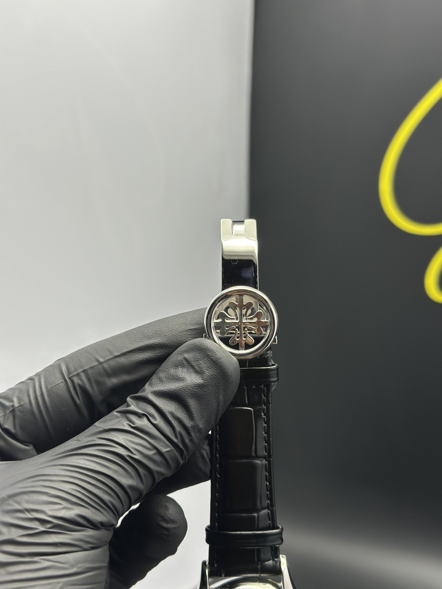 Patek Philippe Leather Strap Classy Watches Black Strap Black Pendulum Textured Roman Figure Dial Silver Bezel – men’s watch