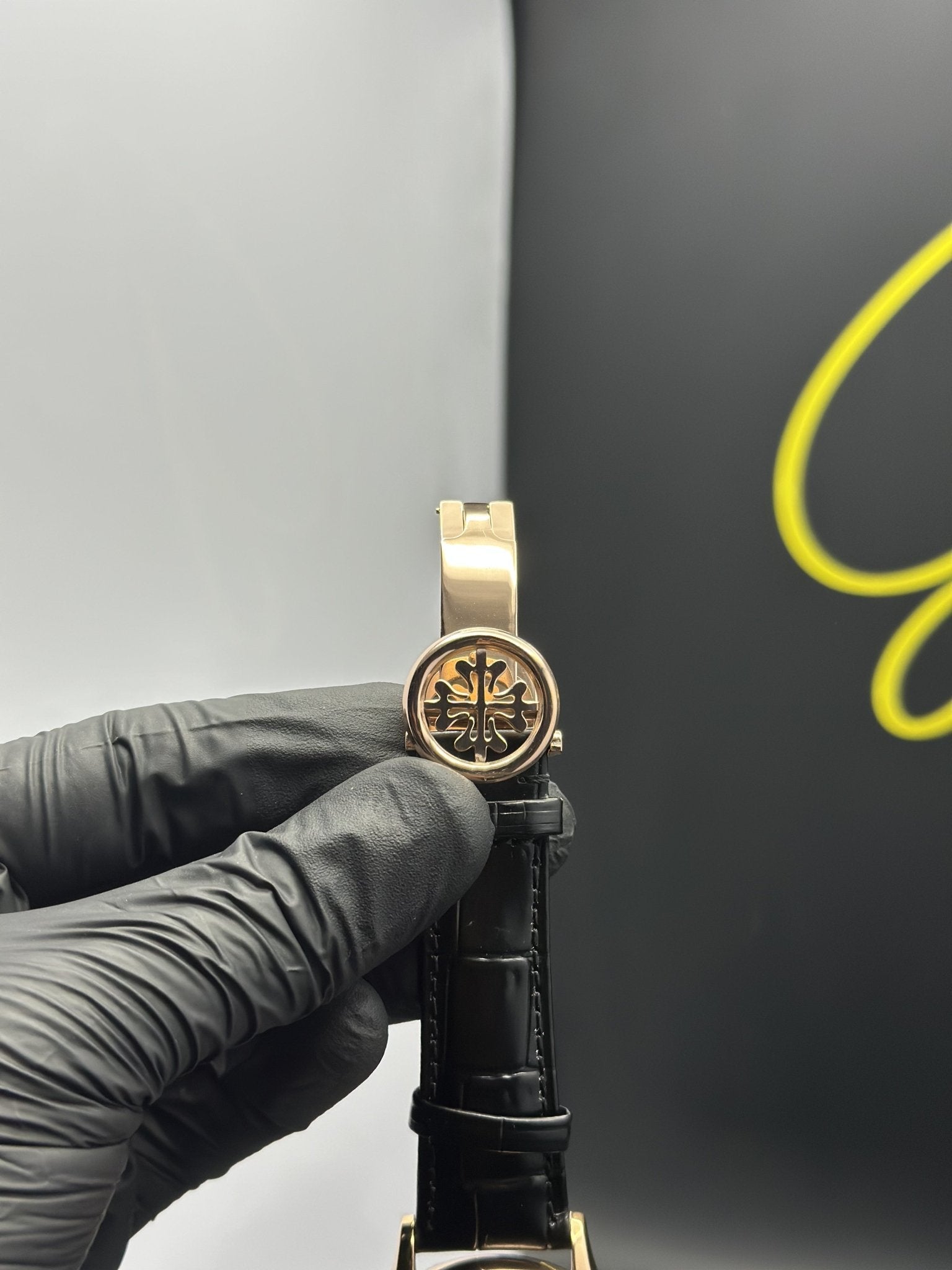 Patek Philippe Leather Strap Classy Watches Black Strap Black Pendulum Textured Roman Figures Dial Rosegold Bezel – men’s watch