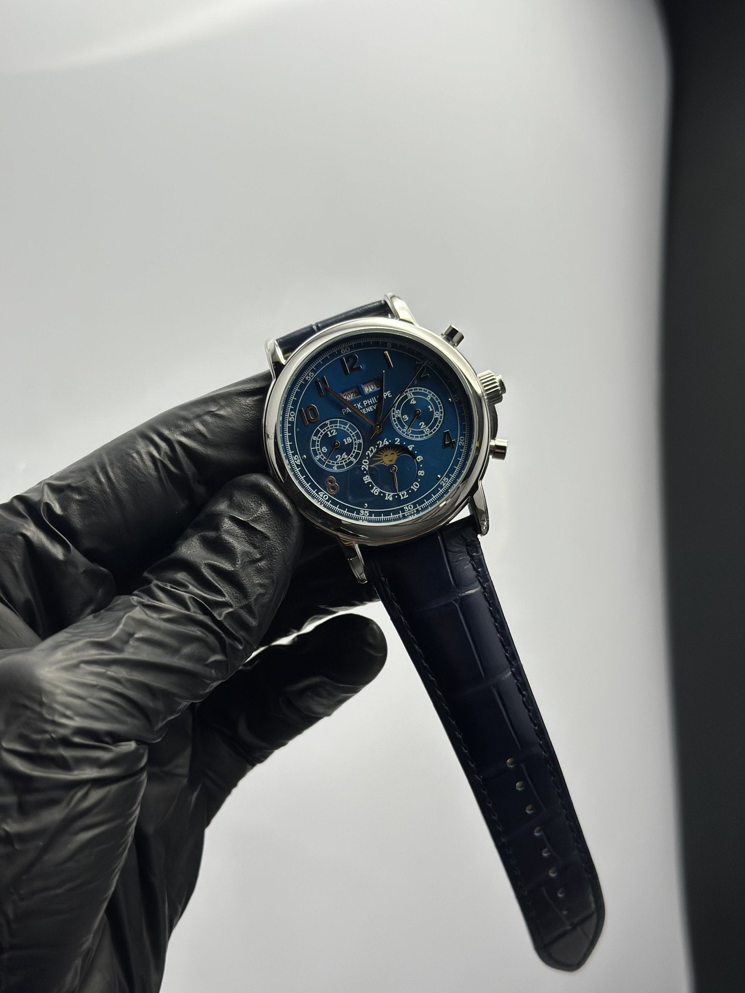 Patek Philippe Leather Strap Classy Watches Blue Strap Blue Dial Silver Bezel Round Chronographs – men’s watch