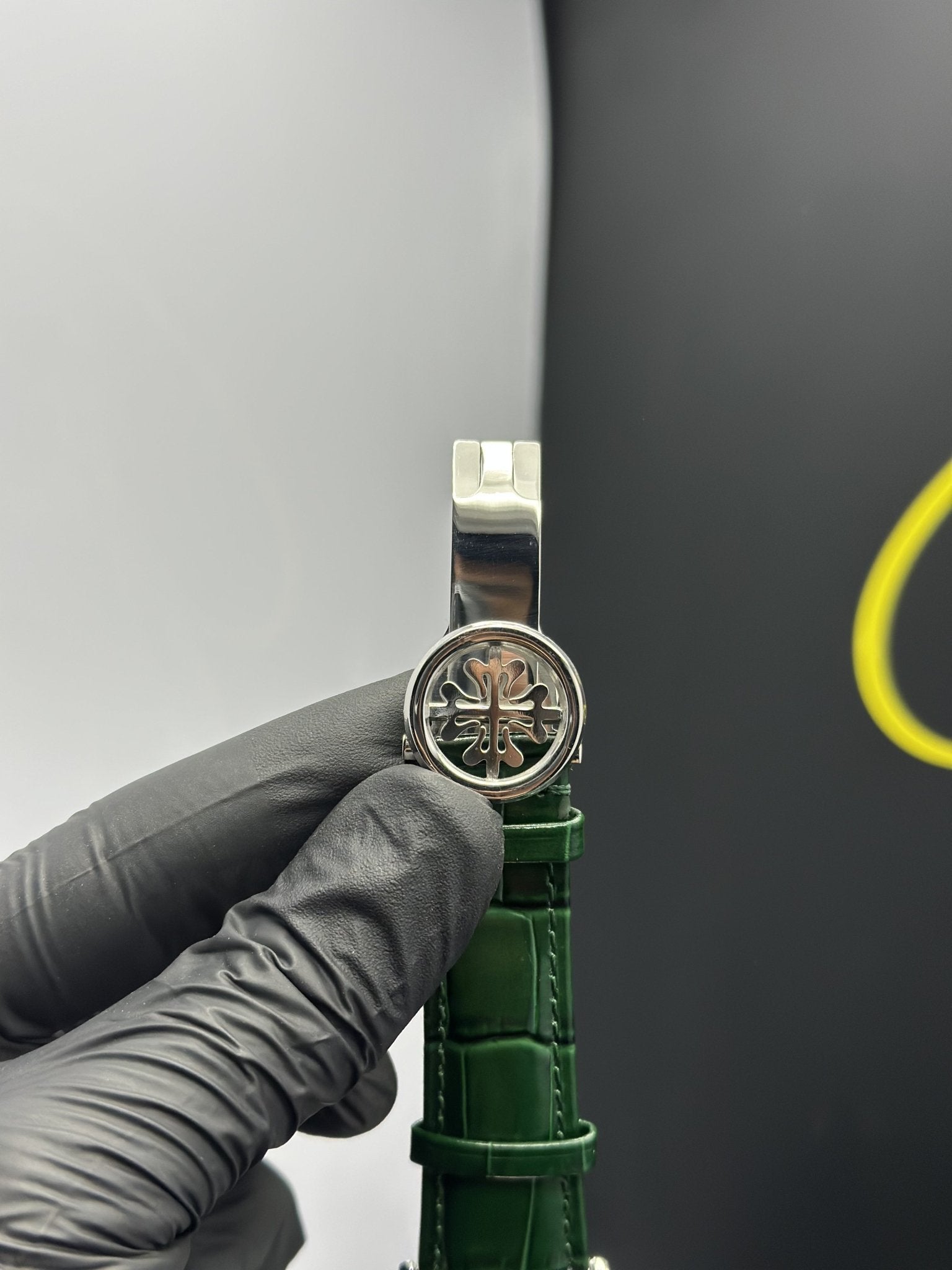 Patek Philippe Leather Strap Classy Watches Green Strap Bottle Green Dial Silver Bezel Round Chronographs – men’s watch