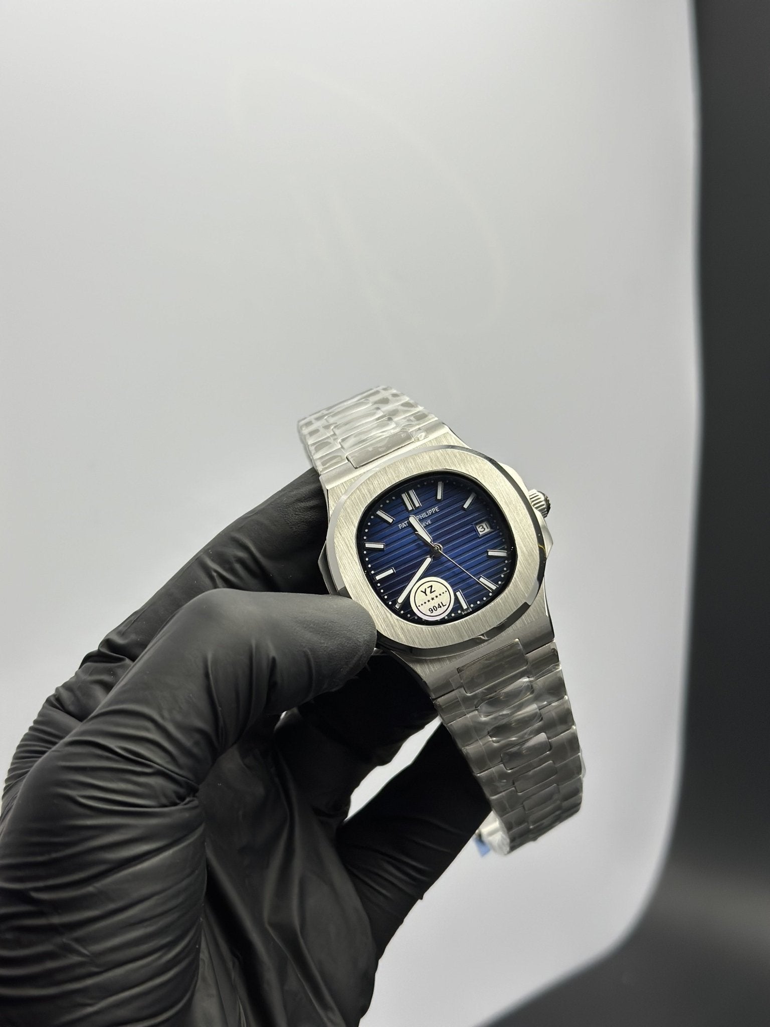 Patek Philippe Nautilus 41mm Stainless Steel Silver Bracelet Blue Dial – men’s watch