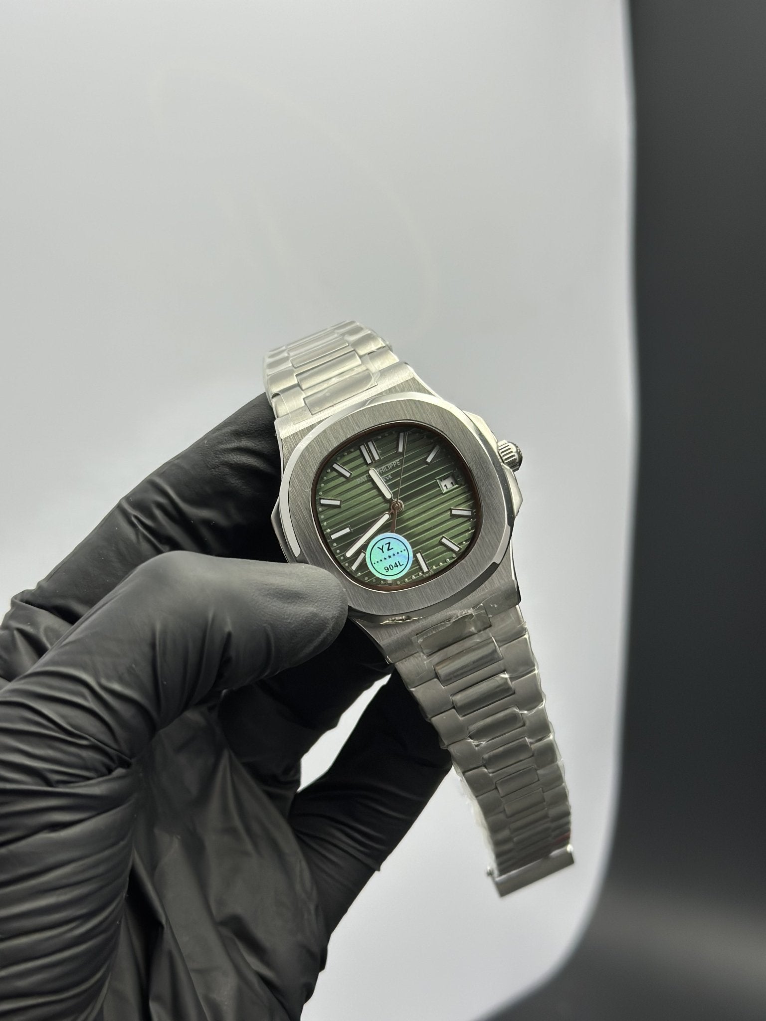 Patek Philippe Nautilus 41mm Stainless Steel Silver Bracelet Green Dial – men’s watch