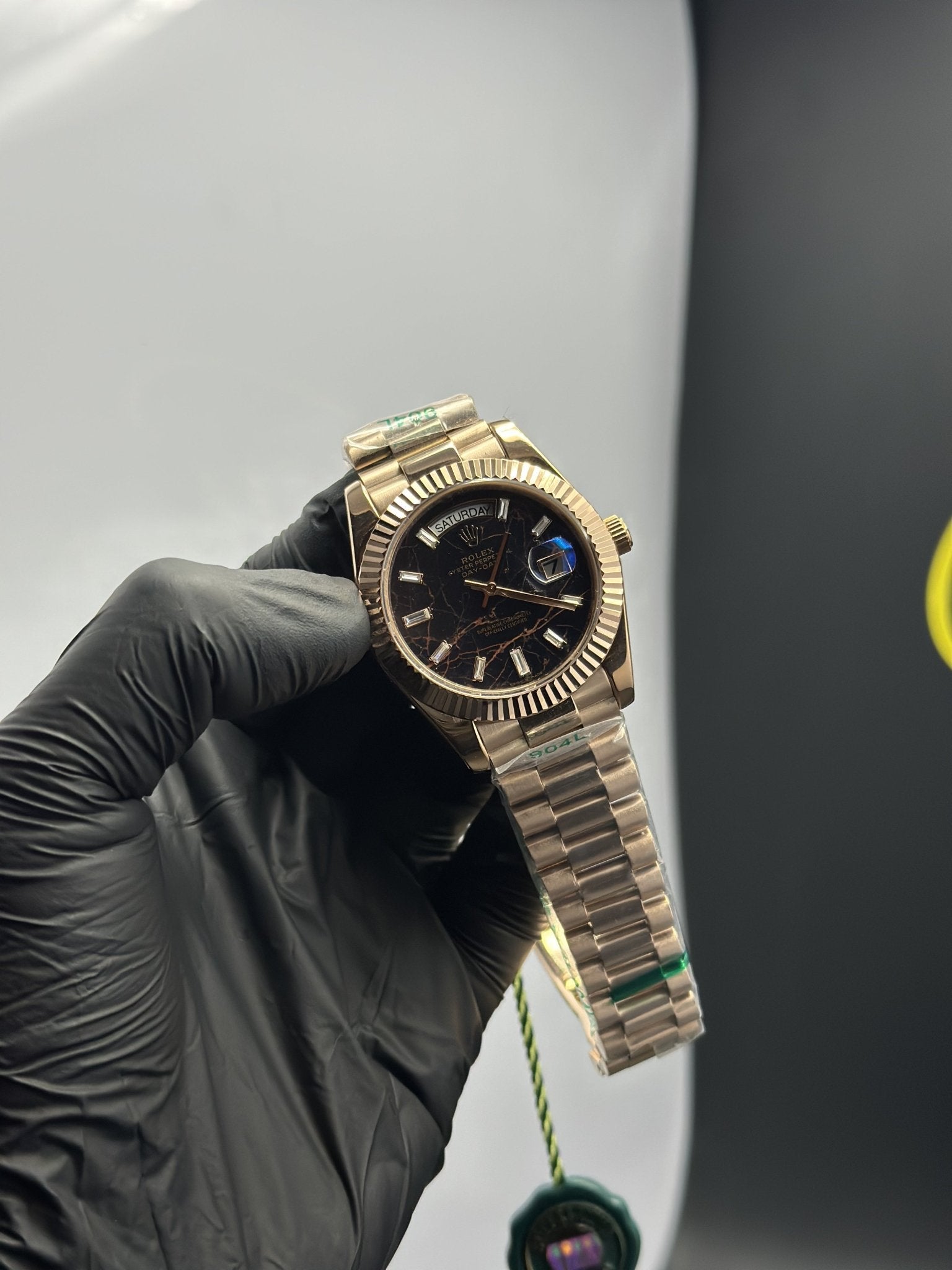 Rolex Daydate 40mm Rosegold Presidential Bracelet Black Gems Figures Textured Dial – men’s watch