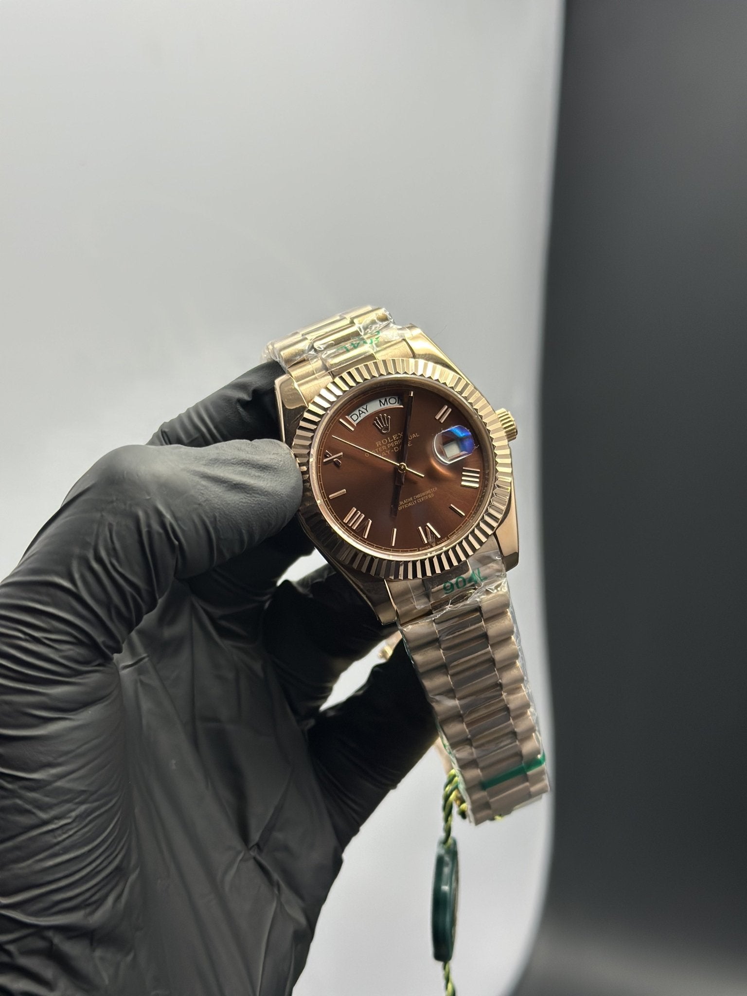 Rolex Daydate 40mm Rosegold Presidential Bracelet Brown Roman Dial – men’s watch
