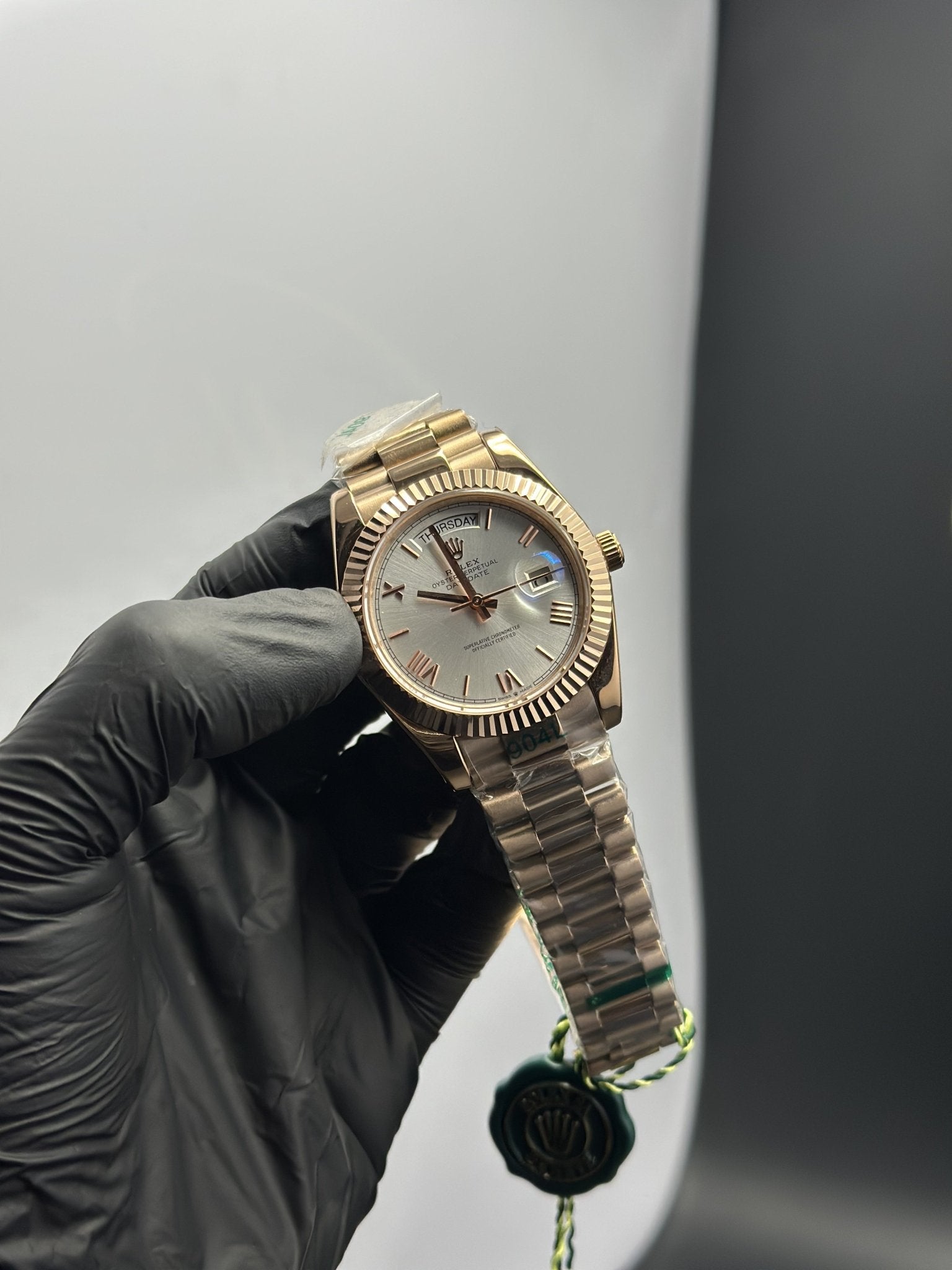 Rolex Daydate 40mm Rosegold Presidential Bracelet White Roman Dial – men’s watch