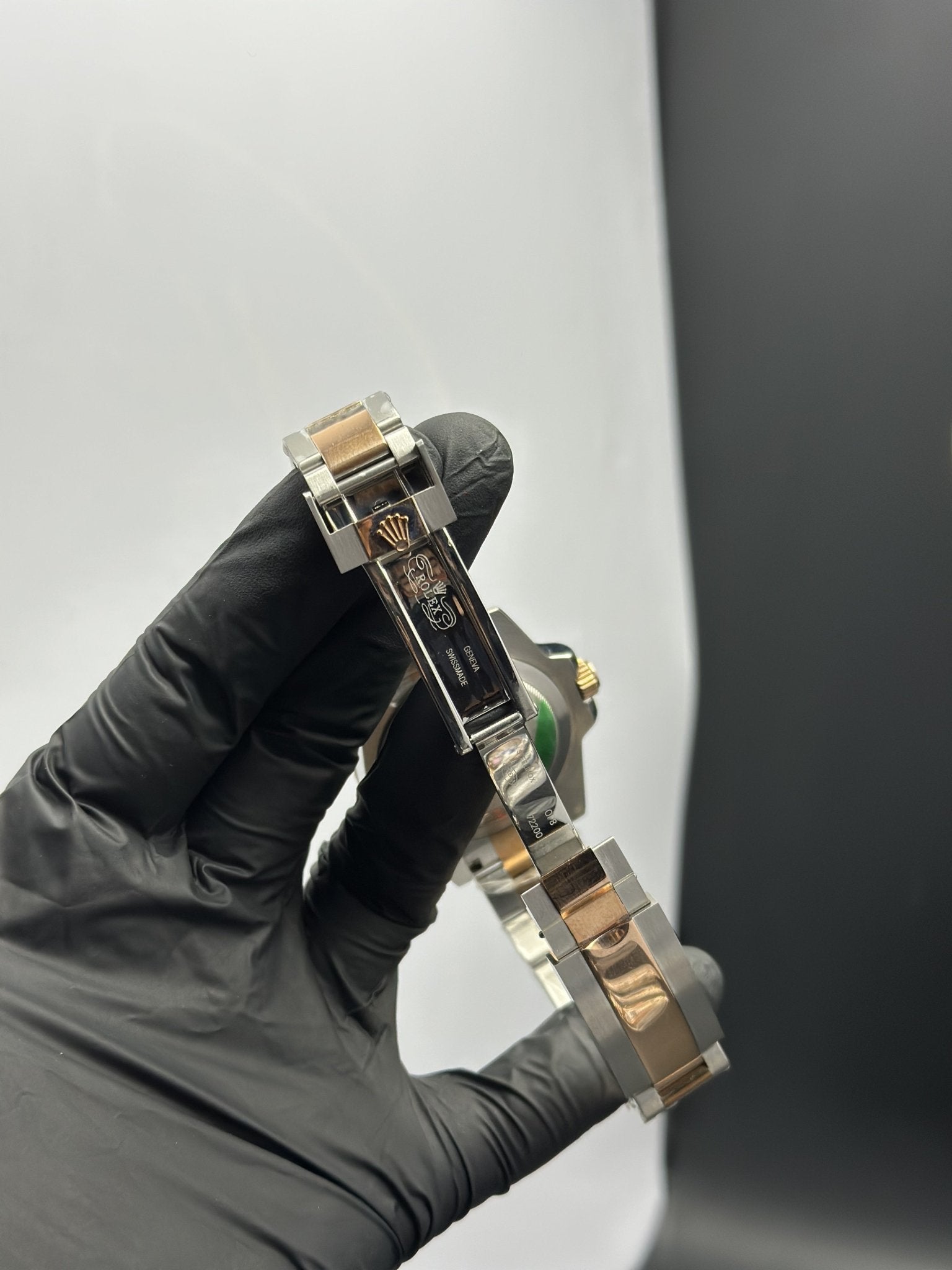 Rolex GMT Master II 40mm Stainless Steel Silver Rosegold 2 Tone Oyster Bracelet Root Beer Textured Dial – men’s watch