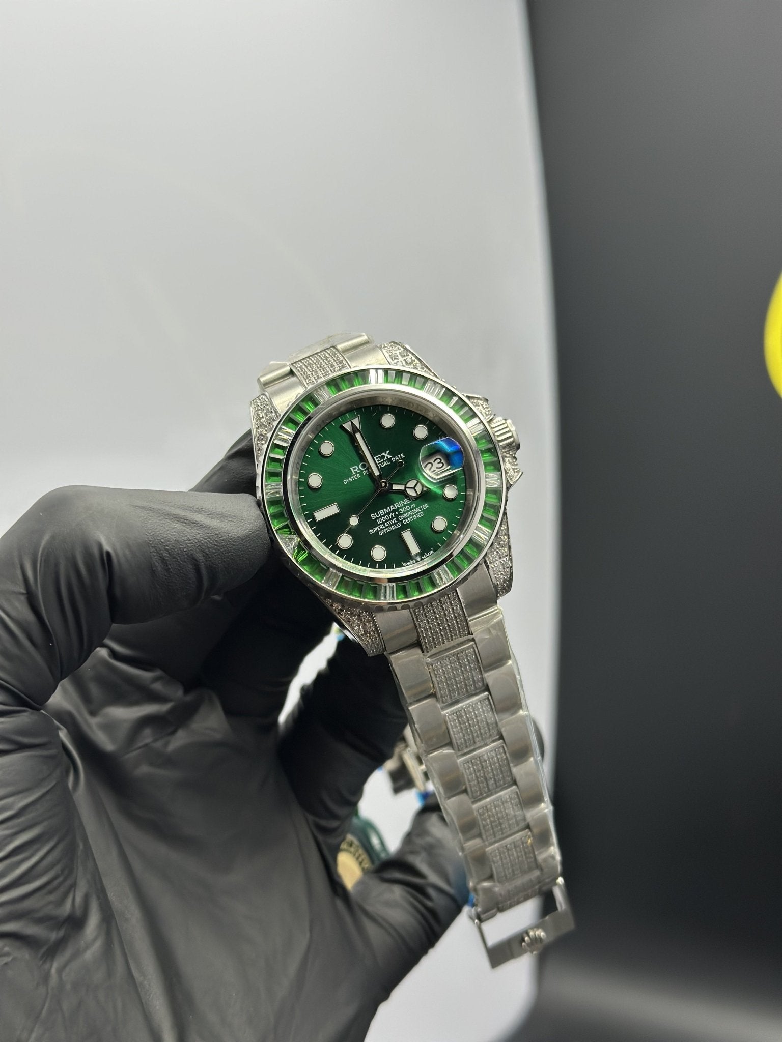 Rolex Submariner 41mm Stainless Steel Silver Oyster Bracelet Stoned Bezel Green Dial Green Stoned Bezel – men’s watch