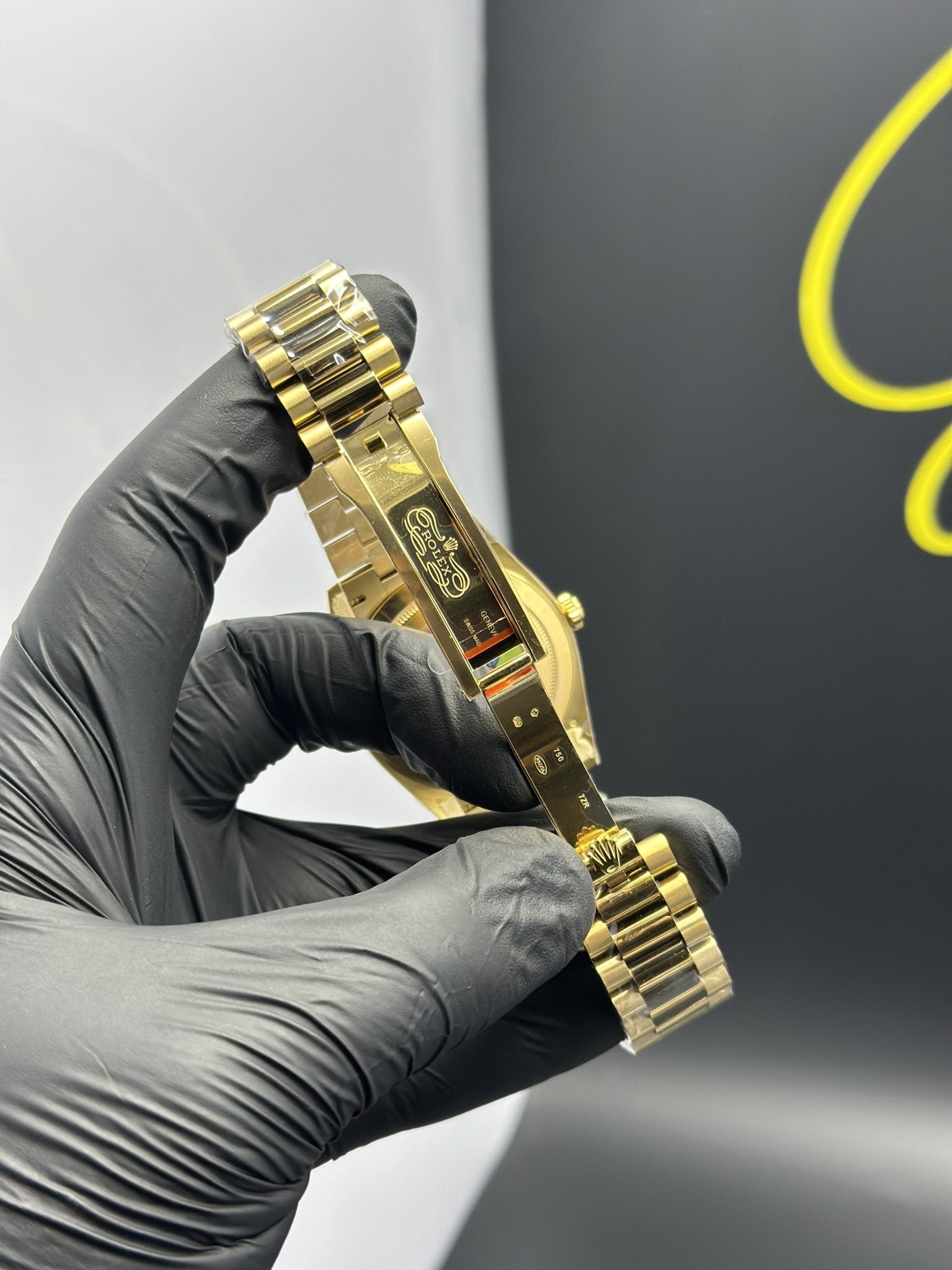 Super Clones Rolex The Most Premium ARF Factory Daydate 40mm Stainless Steel Gold Presidential Bracelet Green Dual Shade Roman Dial Caliber 3255 Swiss Movement – men’s watch