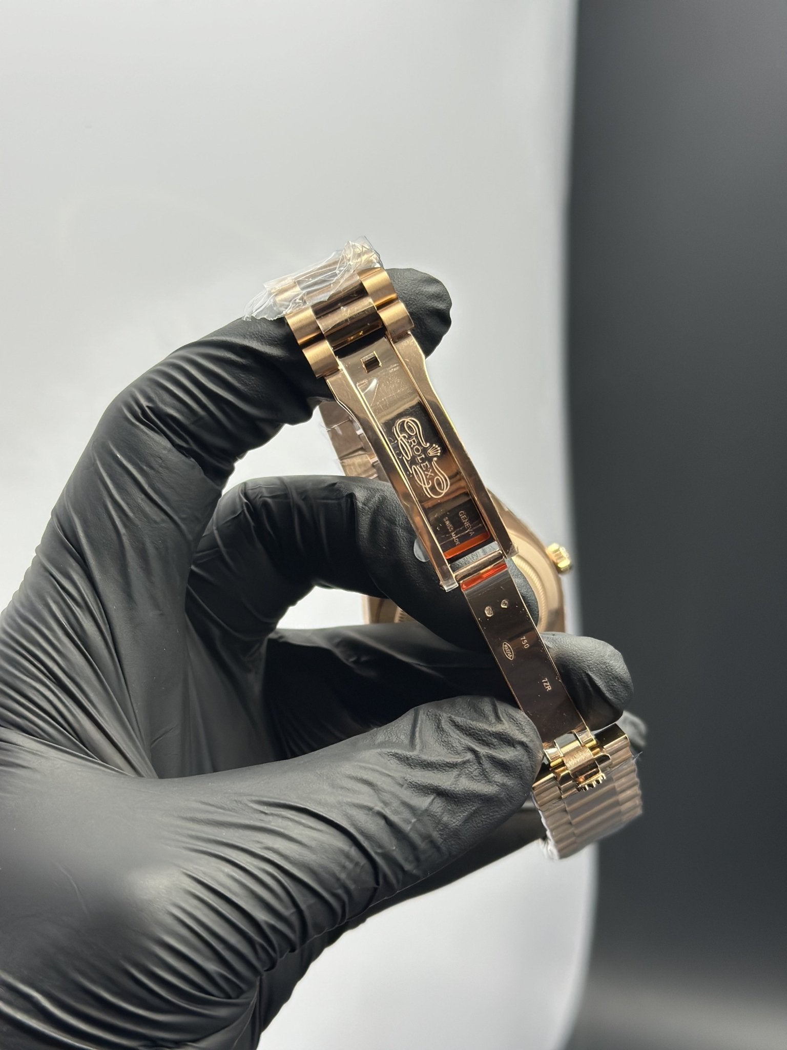 Super Clones Rolex The Most Premium ARF Factory Daydate 40mm Stainless Steel Rosegold Presidential Bracelet Brown Gems Figures Dial Caliber 3255 Swiss Movement – men’s watch