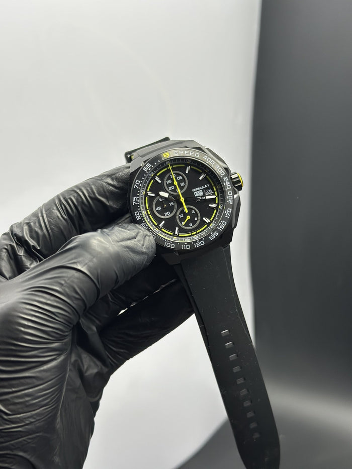 TAGH Strap Chronograph (Quartz) 44mm Formula 1 Black Strap Black Yellow Dial
